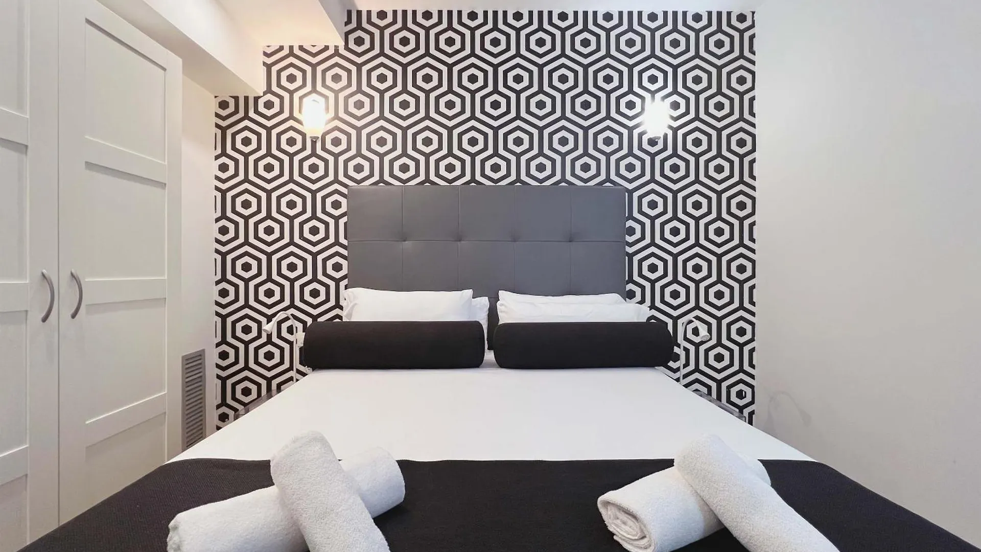 Stay U-Nique Apartments Pellaires Barcelona 0*,